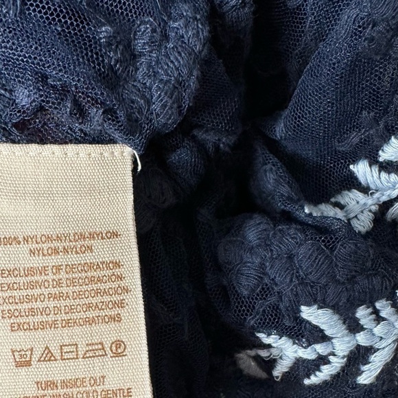 Free People Navy Embroidered Jubilee Floral Lace Peasant Top stretch siz… - Picture 9 of 11